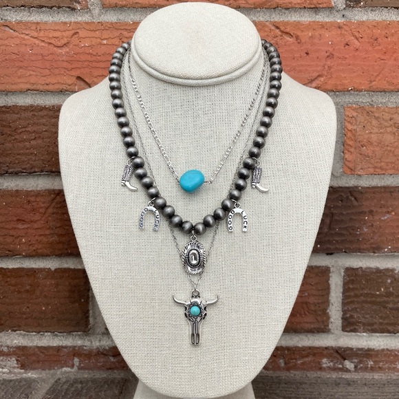 Navajo Style Pearl Western Charm Necklace Set - Picture 6 of 6